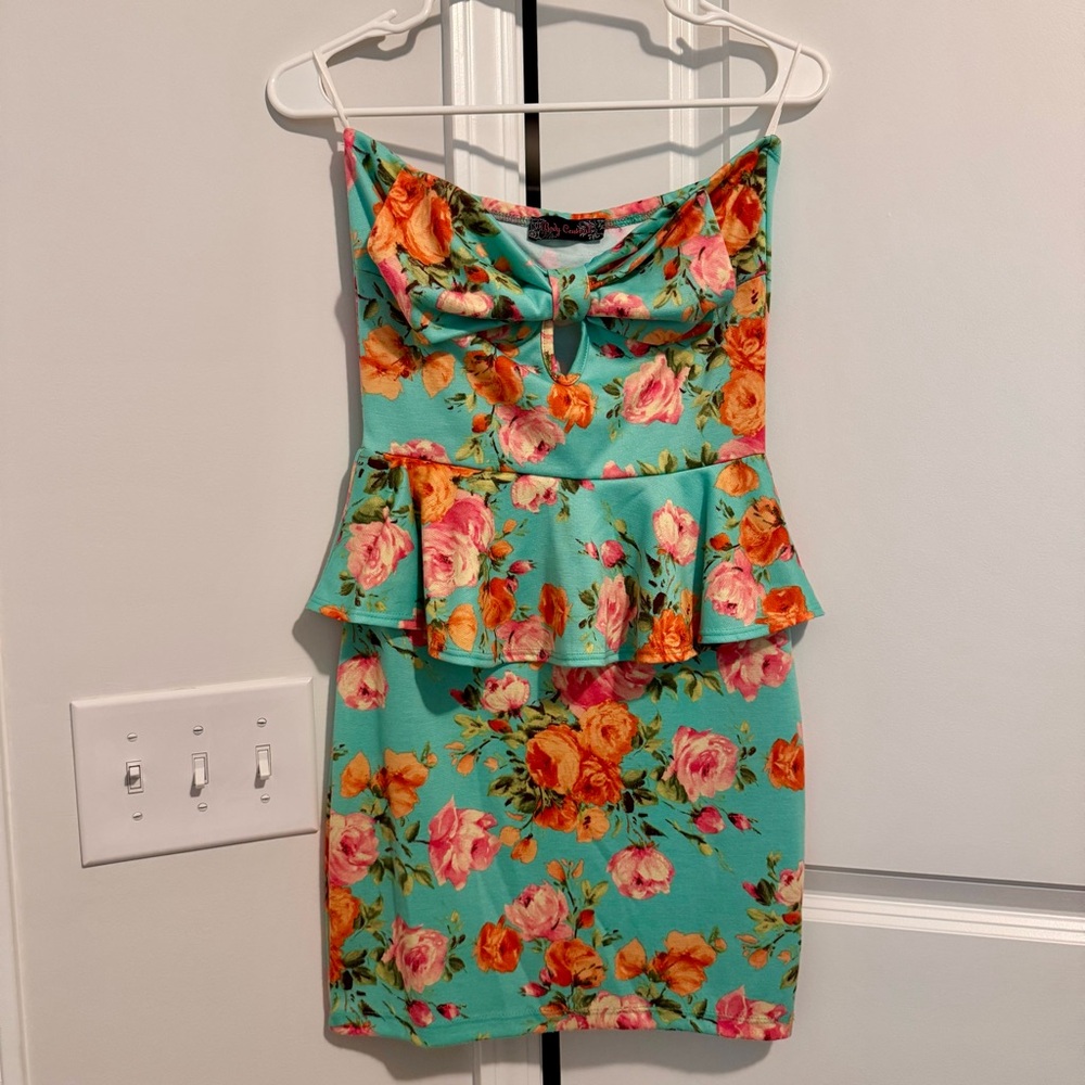 Body Central Strapless Floral Mini Ruffle Peplum Bodycon Dress with Bow Top